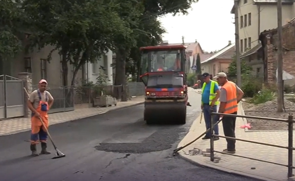 На ще одній вулиці у Тернополі відремонтували дорогу