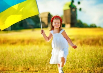 На Тернопільщині випускники ліцею записали кліп на патріотичну пісню