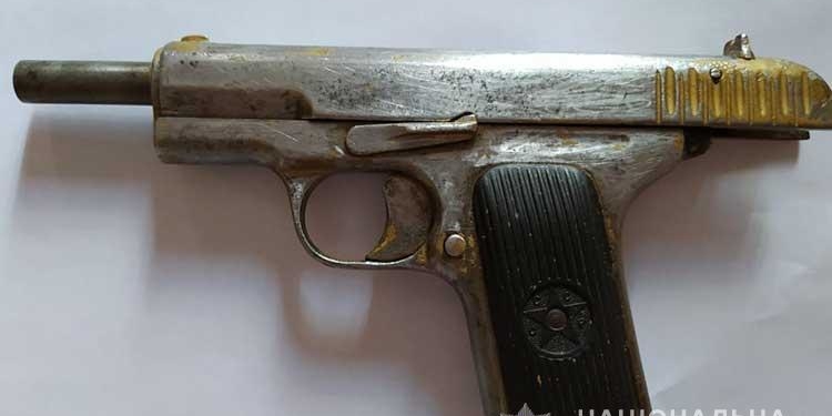 Додумався: на Тернопільщині молодик займався незаконним збутом зброї