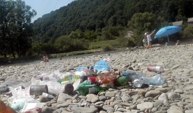 На Тернопільщині прибиратимуть усі узбережжя водойм