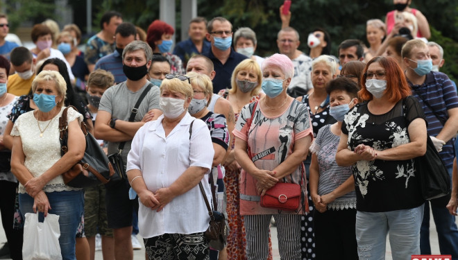 У Франківську тривають масові протести проти «червоної» зони (ФОТО)
