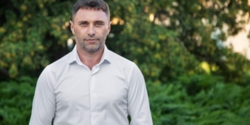 «Міський голова Тернополя хоче зламати конституційний лад України», – заявив Олександр Кравчук, голова тернопільської ОПЗЖ