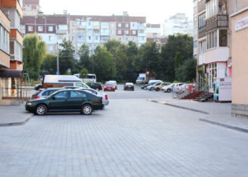 Європейська Україна починається з відремонтованих тротуарів та дворів