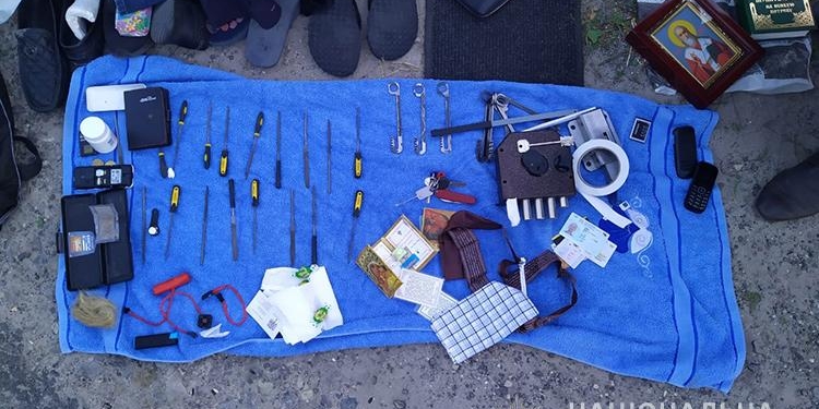 Оперативники Тернопільщини затримали групу квартирних злодіїв