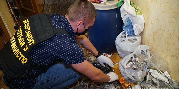 Наркопритон у Тернополі прикрили оперативники управління боротьби з наркозлочинністю