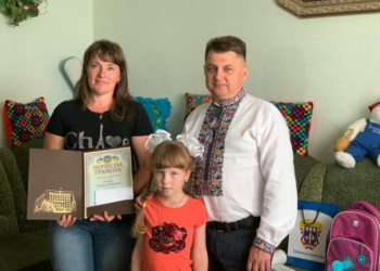 Віктор Овчарук: «Ми маємо вшановувати пам’ять загиблих на російсько-українській війні героїв  та допомагати їхнім родинам»