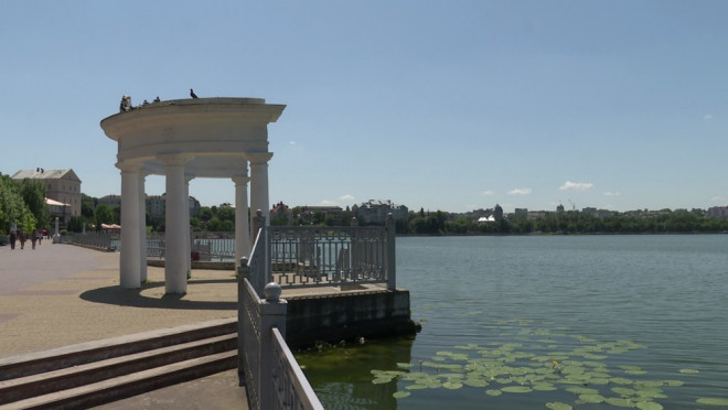 Встигнути помилуватися краєвидами Тернопільського озера