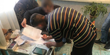 На Закарпатті СБУ викрила діяльність інтернет-агітатора, який закликав до фізичного усунення керівництва держави