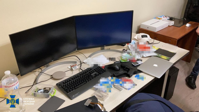 СБУ блокувала діяльність потужної «ботоферми», яку координували куратори з Росії