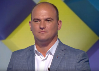 Тернопільщина: мер Чорткова під час виконання посадових обов’язків демонструє свої політичні симпатії