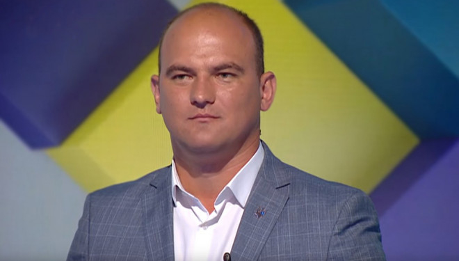 Тернопільщина: мер Чорткова під час виконання посадових обов’язків демонструє свої політичні симпатії