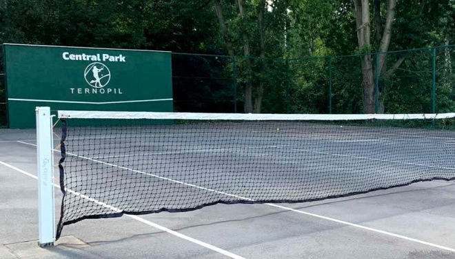 У «Central Park» в Тернополі можна безкоштовно навчитися гри у теніс