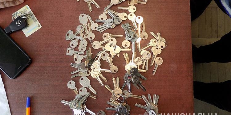 На Тернопільщині затримали “гастролерів”, які обкрадали підбираючі необхідні ключі
