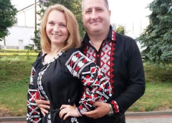 Цимбалюк Ігор, кандидат в депутати у Почаєві від «ОПЗЖ», і дорогу ремонтував і картоплю пенсіонерам допомагав збирати