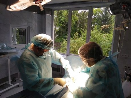 У Тернополі хірурги видалили пухлину новим методом