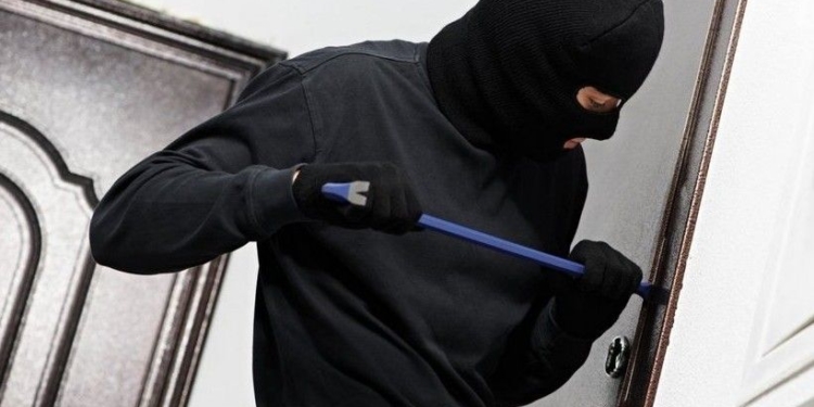 У Тернополі “по гарячих” слідах затримали квартирного злодія