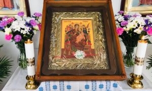 В одному з храмів на Тернопільщині замироточила ікона (Фото)