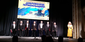 «Подвиг кожного, хто став на захист своєї землі, повинен надійно зберегтися у літописі української держави», – Віктор Овчарук на нагородженні добровольців