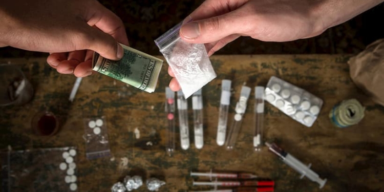 У Тернополі засудили чоловіка за незаконний збут наркотичних речовин