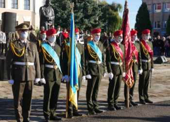 Володимир Труш привітав курсантів Тернопільського професійного коледжу з посиленою військовою та фізичною підготовкою