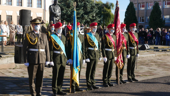 Володимир Труш привітав курсантів Тернопільського професійного коледжу з посиленою військовою та фізичною підготовкою