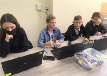 Сучасну студію робототехніки відкрили у Підволочиську за сприяння «Контінентал Фармерз Груп»