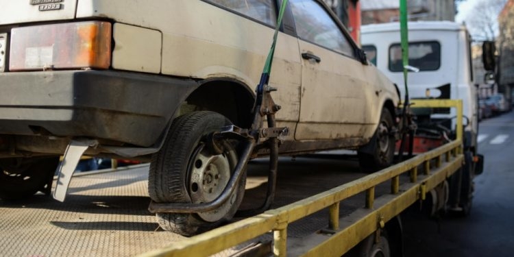 У Тернополі евакуйовані авто на штрафмайданчику надовго не затримуються