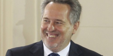 Знищення місцевого самоврядування: олігархи користуються урядовою газовою монополією