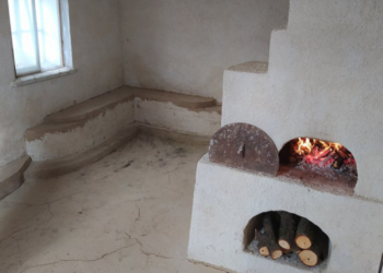 На Тернопільщині волонтери відновлюють унікальну будівлю