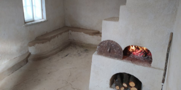 На Тернопільщині волонтери відновлюють унікальну будівлю