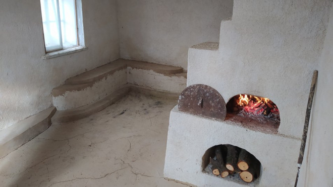 На Тернопільщині волонтери відновлюють унікальну будівлю