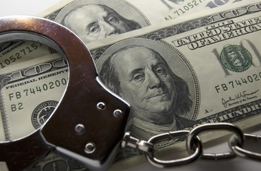 За вигаданий борг, постануть перед судом: як у Тернополі “прикрили” незаконне збагачення