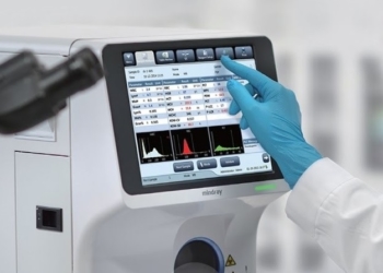 Для потреб тернополян благодійники придбали сучасний аналізатор крові