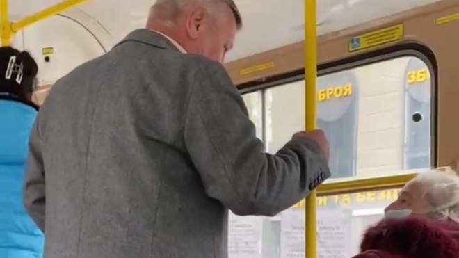 “Їдь у свій Львів чи Тернопіль і там свисти!”: в Одесі чоловік накинувся на україномовну жінку (Відео)