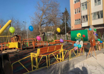 У Тернополі з’явилася нова дитяча зона для дітей із особливими потребами