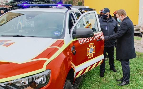 Рятувальники Тернопільщини отримали спеціально аварійно-рятувальні автомобілі