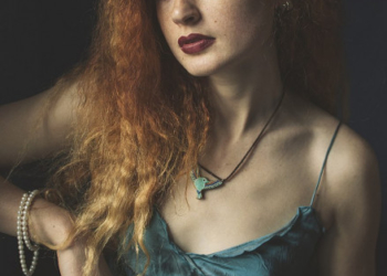 Нова пісня-пиріжок від загадкової співачки Ольвії дебютувала на радіо