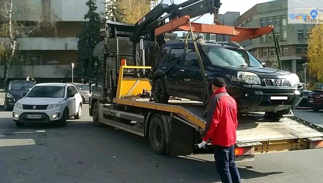 Штрафи не лякають: у Тернополі намагаються привчити водіїв правильно паркуватися
