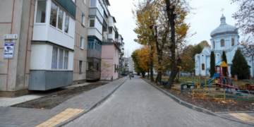 У Тернополі відремонтували ще один двір (Фото)