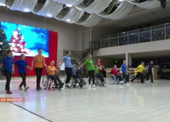 Юні тернополяни з інвалідністю заснували ансамбль та танцюють на інвалідних візках