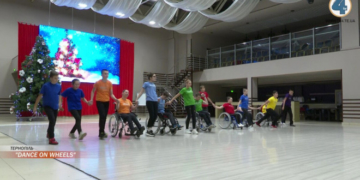 Юні тернополяни з інвалідністю заснували ансамбль та танцюють на інвалідних візках