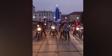 Дід Мороз на мотициклі або як байкери у Чорткові новорічну ялинку запалювали (Відео)