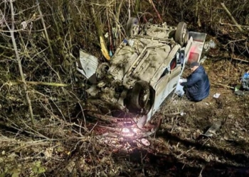 Поблизу Тернополя авто злетіло у прірву: в салоні була дитина (Фото)