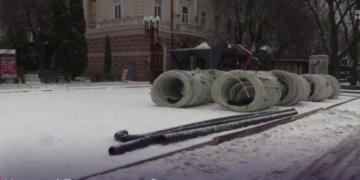 У Тернополі облаштовують ковзанку просто неба