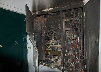 У Тернопільських багатоповерхівках ремонтують електрощитові