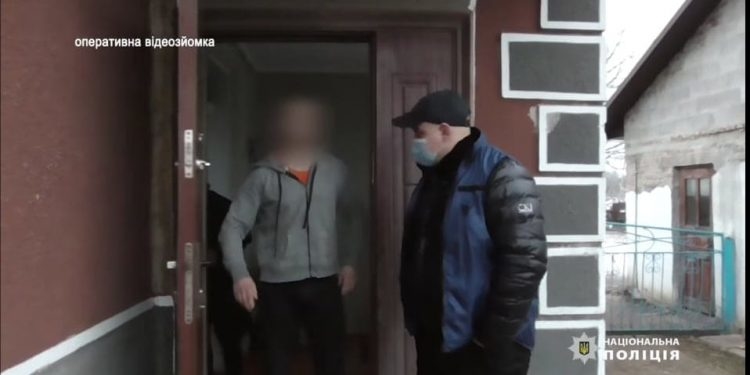 Продавця, який торгував в мережі неіснуючим товаром, викрили на Тернопільщині