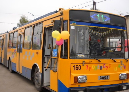 Новорічні дні та курсування тернопільського транспорту: як добратися до ялинки?