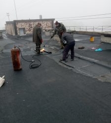 У Тернополі ремонтують дахи багатоповерхівок