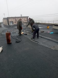 У Тернополі ремонтують дахи багатоповерхівок