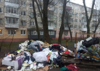 Культура поведінки: у Тернополі серед ночі роблять стихійні сміттєзвалища